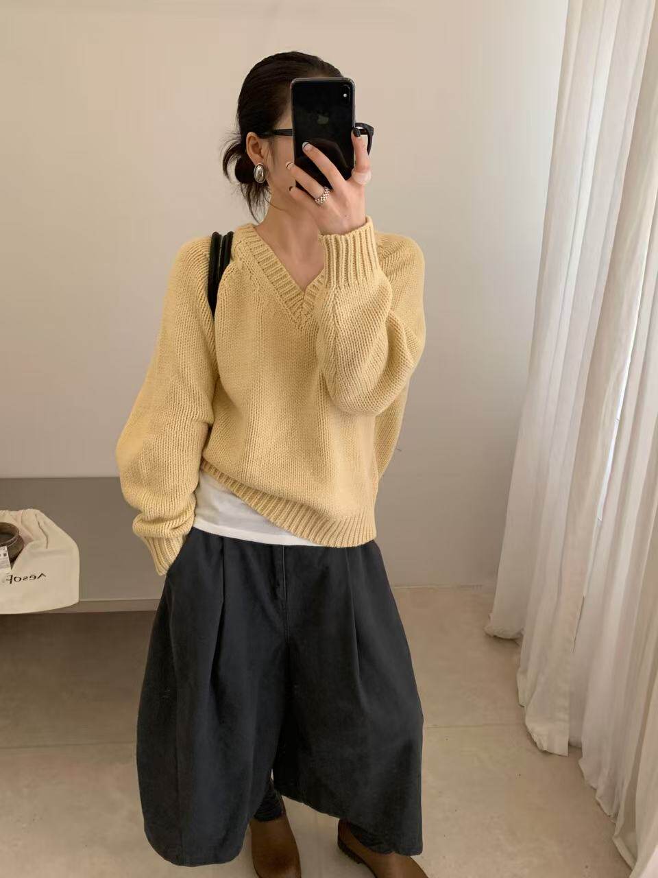 Women's Vintage Twist V-Neck Knit Sweater