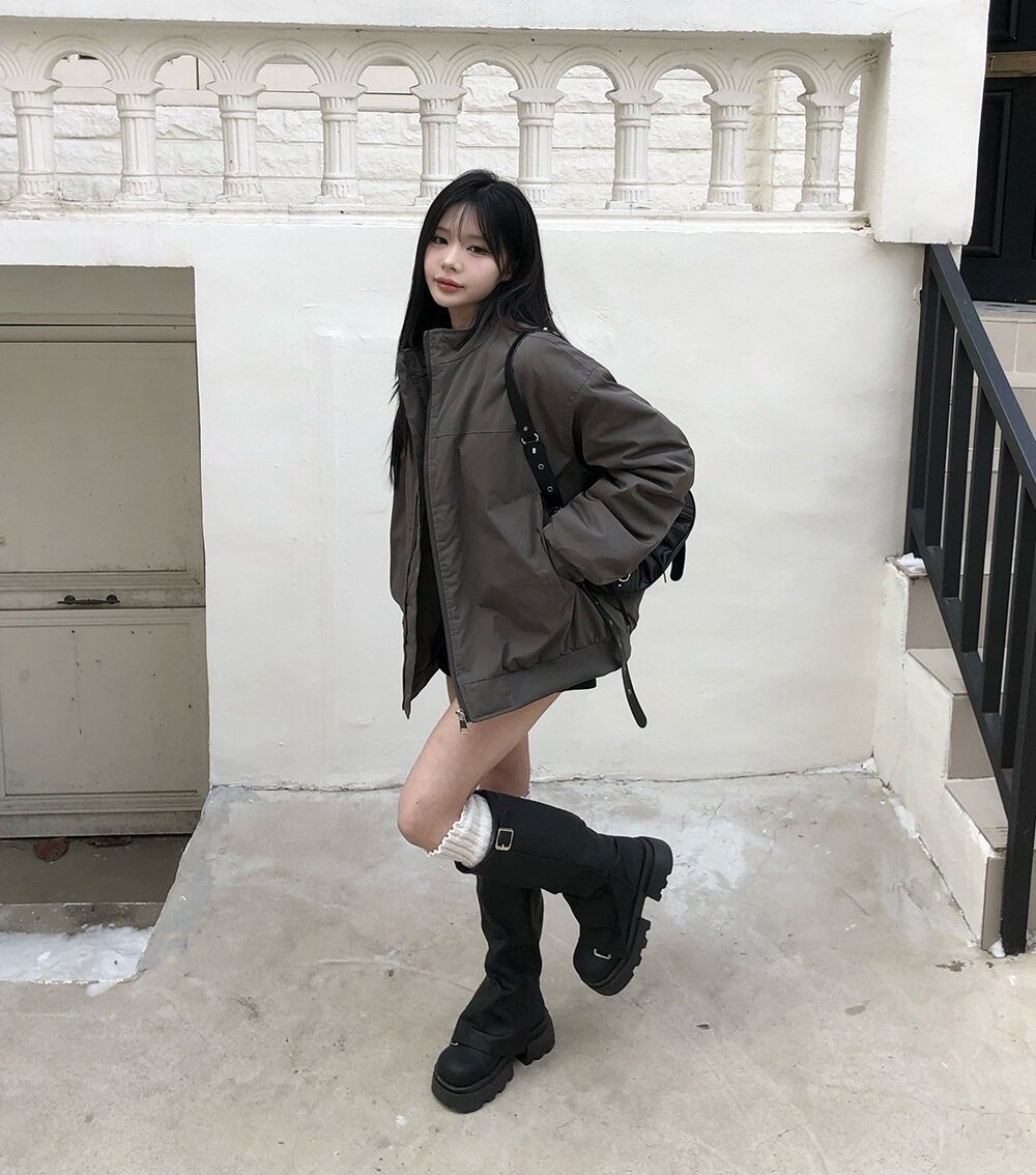 Women's Korean Style Stand-Up Collar Pilot Sleeve Pleated Cotton-Padded Jacket