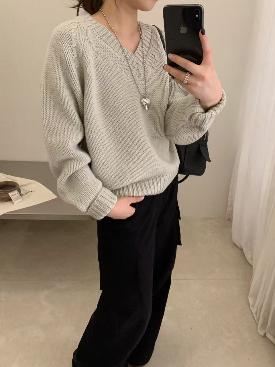 Women's Vintage Twist V-Neck Knit Sweater