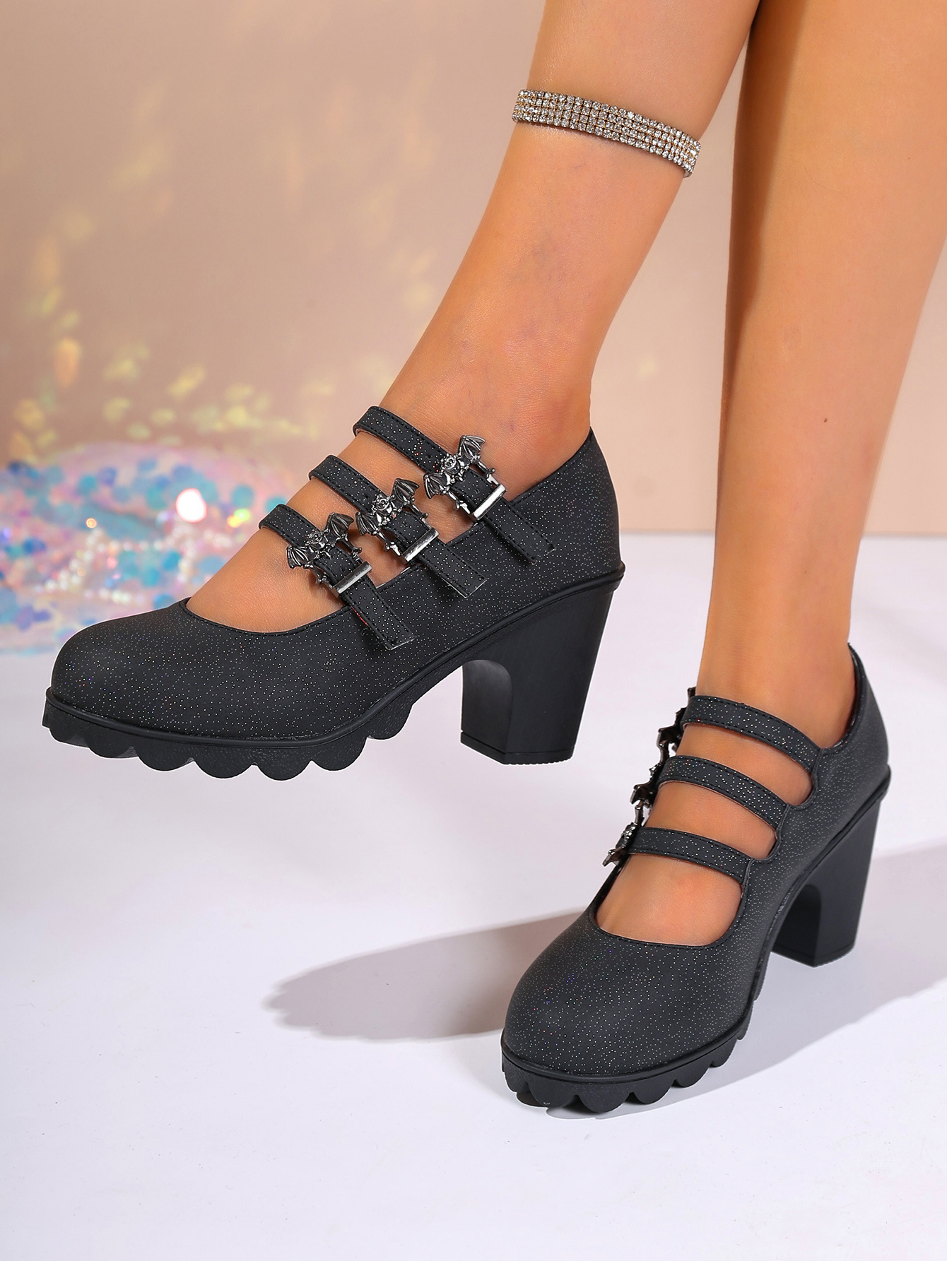 Thick-soled square-toe flat-top strap-covered high-heeled sandals