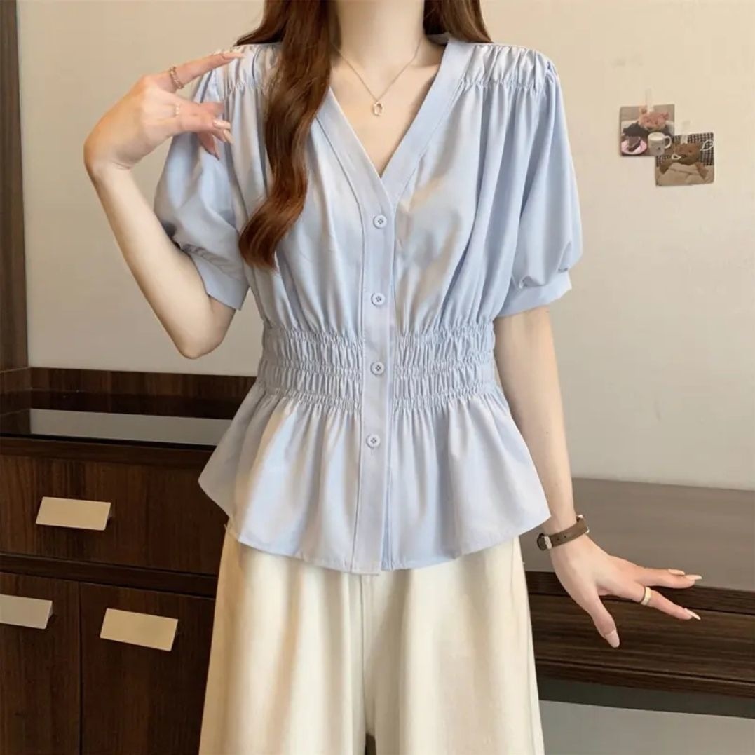 Solid-color short-sleeve shirt