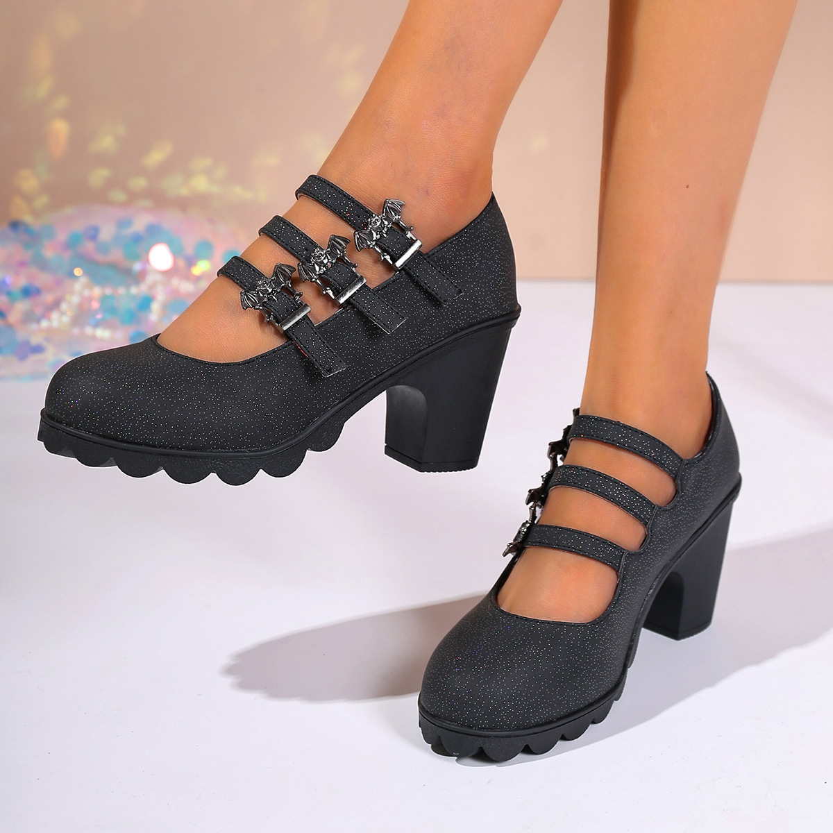 Thick-soled square-toe flat-top strap-covered high-heeled sandals