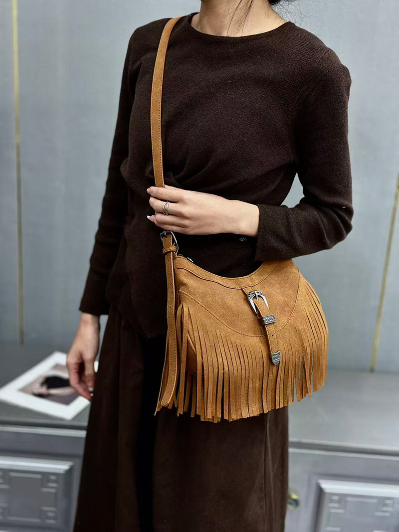 Single shoulder crossbody bag, hip bag with an inclined strap