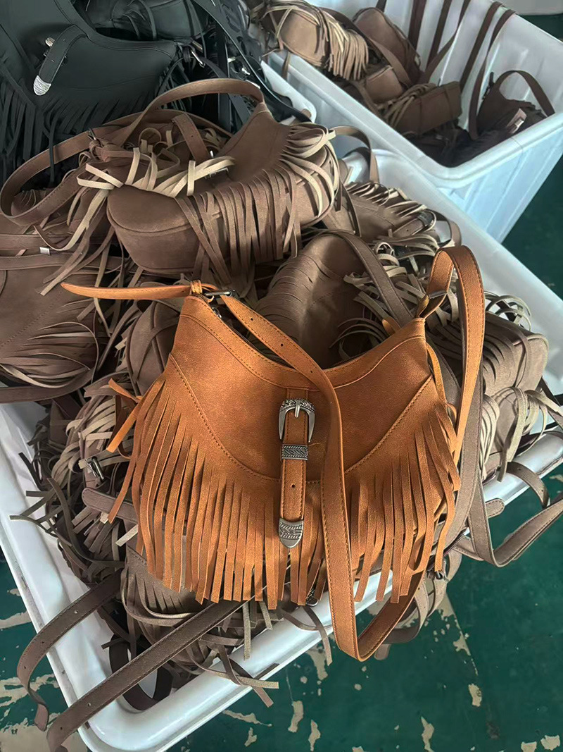 Single shoulder crossbody bag, hip bag with an inclined strap