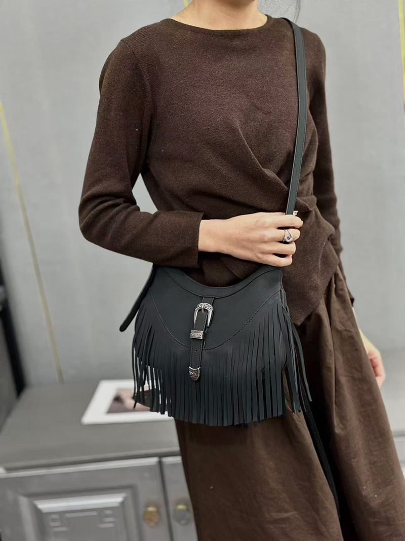 Single shoulder crossbody bag, hip bag with an inclined strap