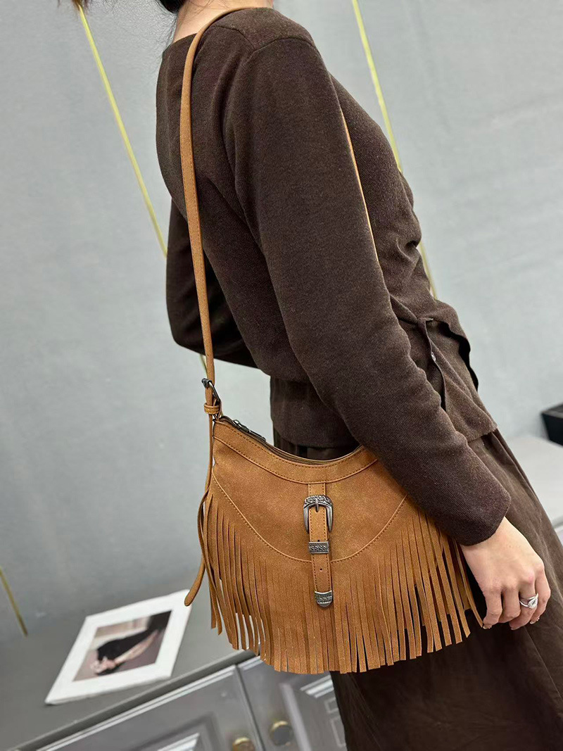 Single shoulder crossbody bag, hip bag with an inclined strap