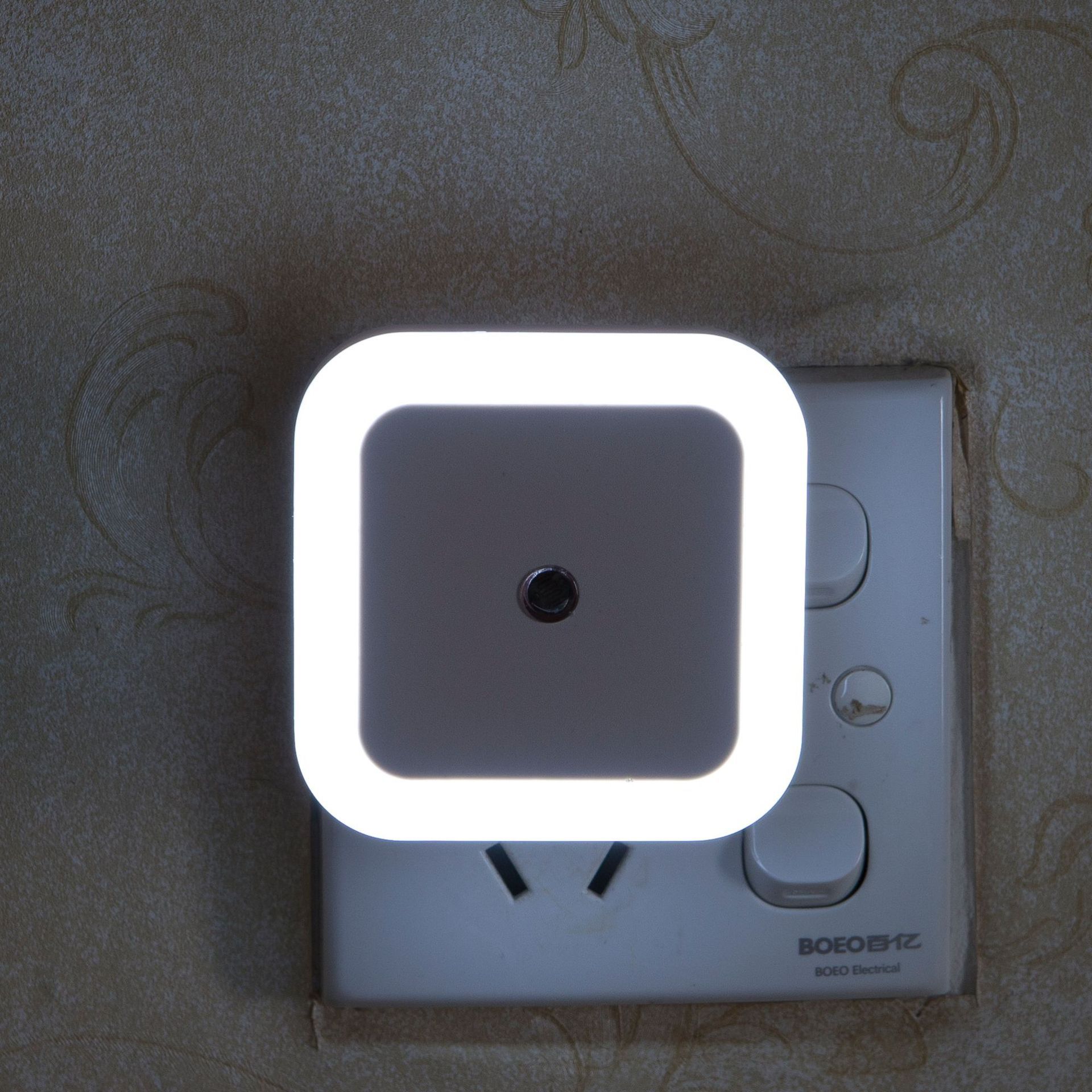 LED Plug-In Light Sensor Night Light