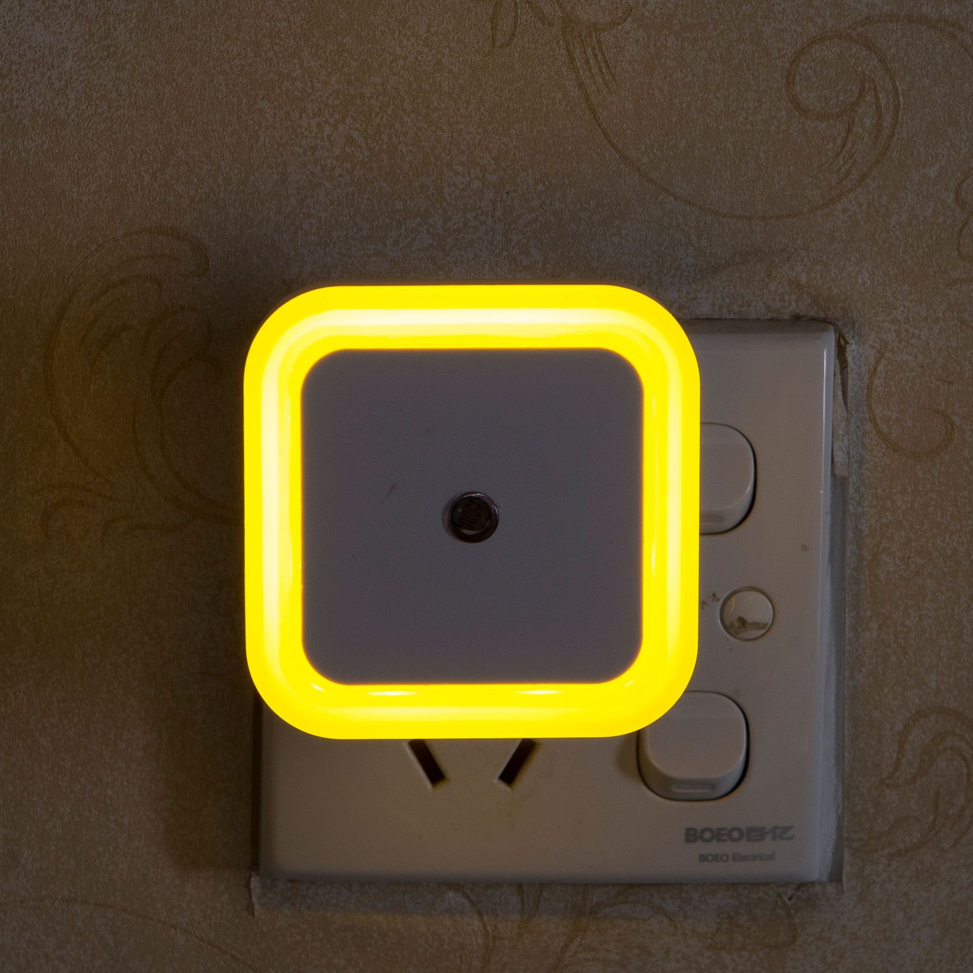 LED Plug-In Light Sensor Night Light