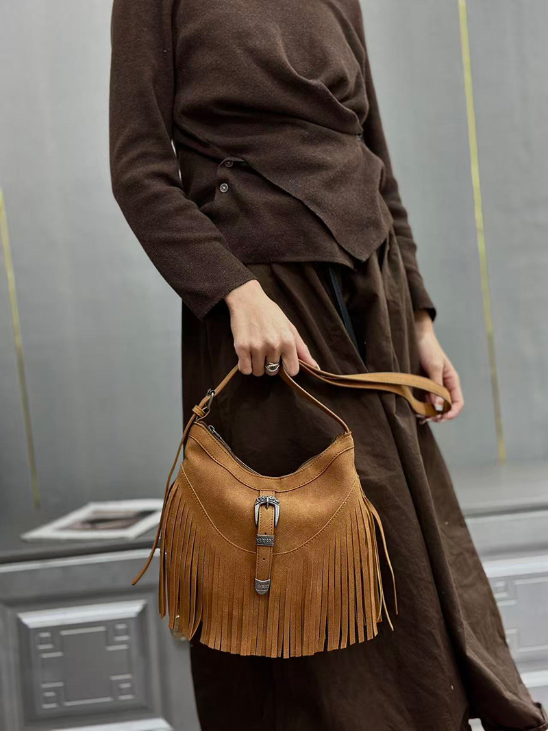 Single shoulder crossbody bag, hip bag with an inclined strap