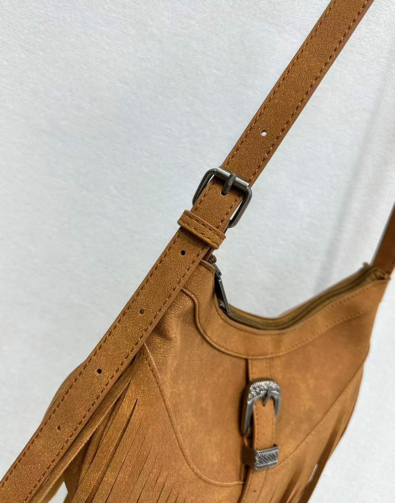 Single shoulder crossbody bag, hip bag with an inclined strap
