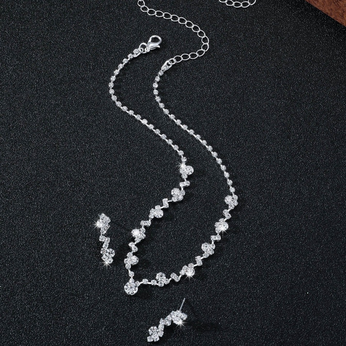 Rhinestone Geometric Pendant Necklace and Earrings Jewelry Set for Women Bridal Light Luxury
