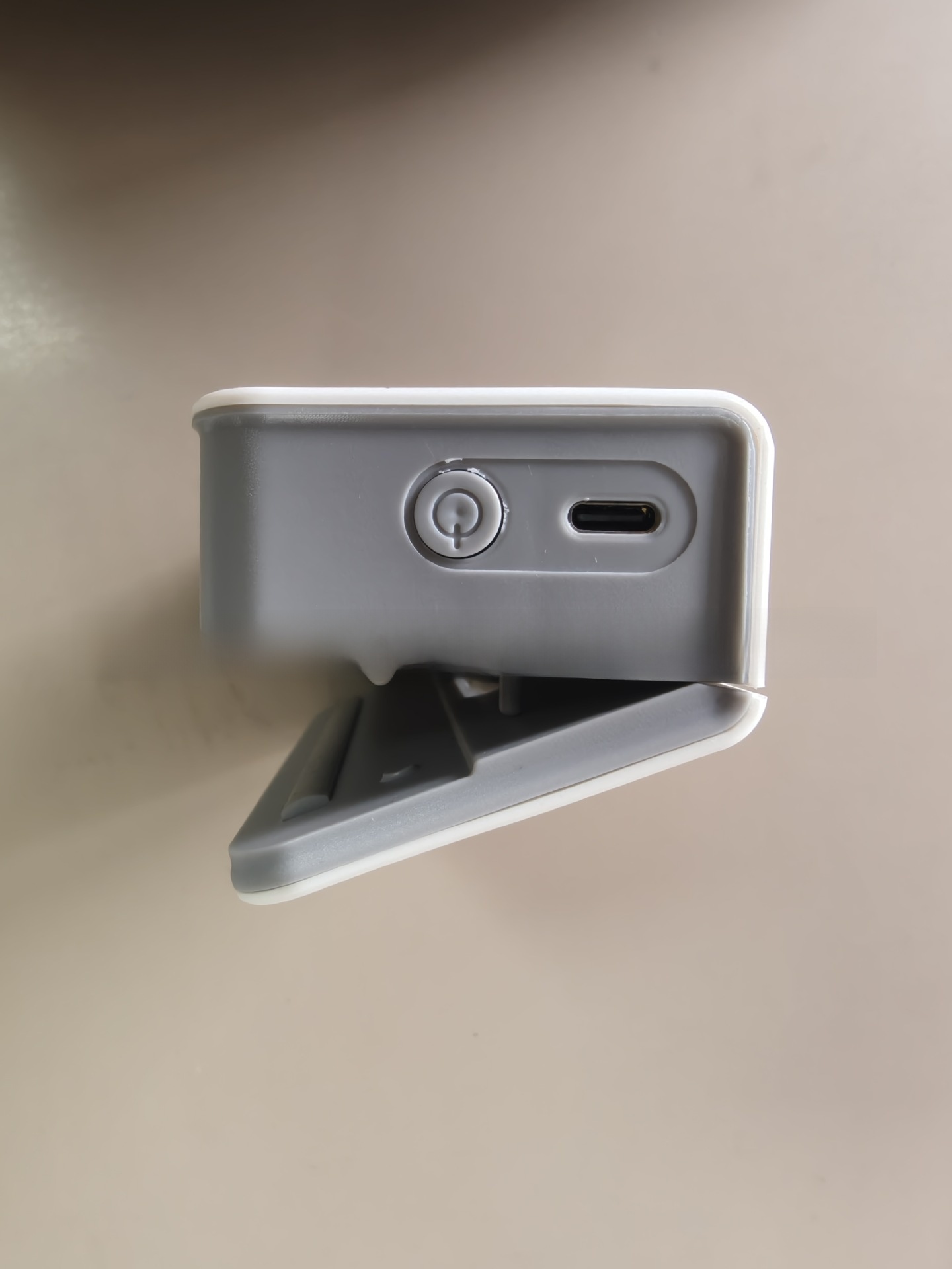 Mini rechargeable heat sealer