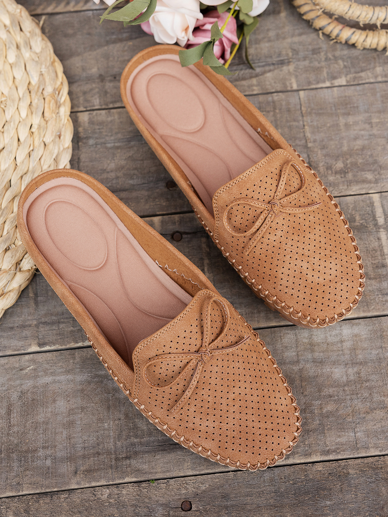 Women's Retro Stitching Flat Loafers PU Solid Color Round Toe Slip-On Shoes