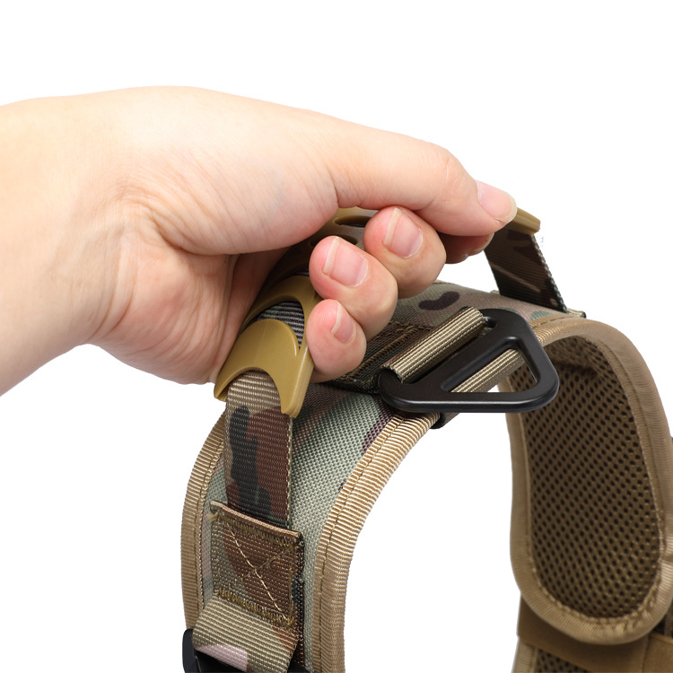 Tactical dog collar with metal buckle and quick-release function