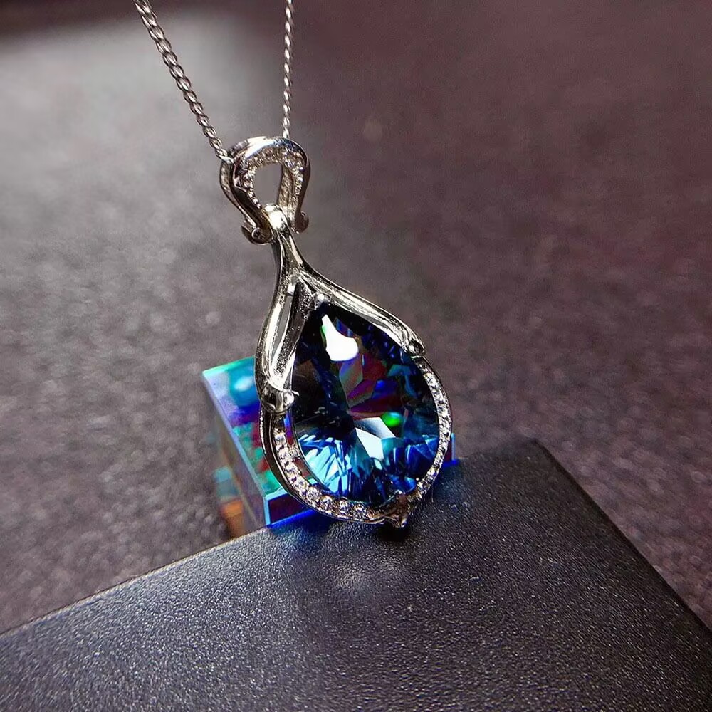 Ivory Sapphire Drop-shaped Gemstone Necklace