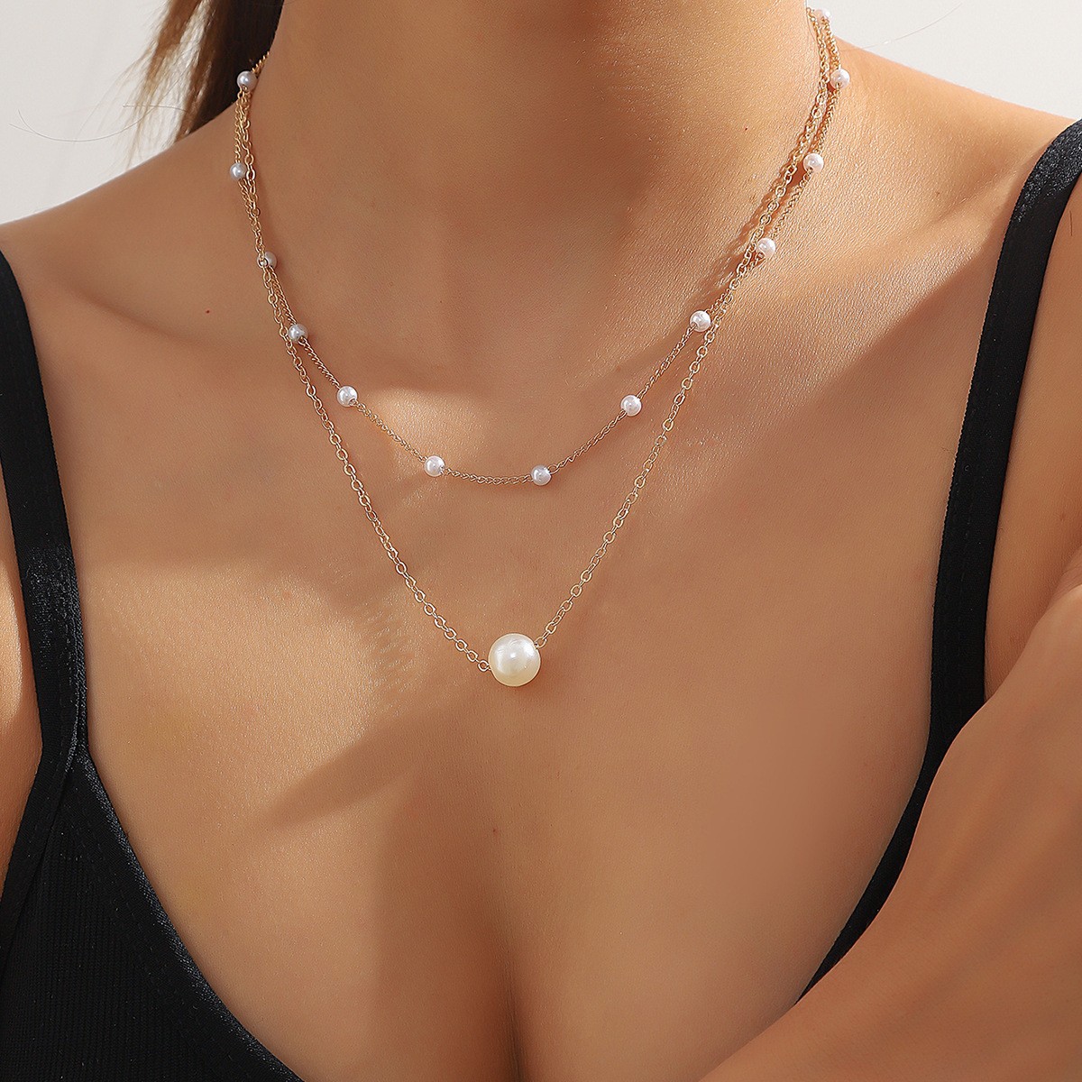 Layered clavicle necklaces
