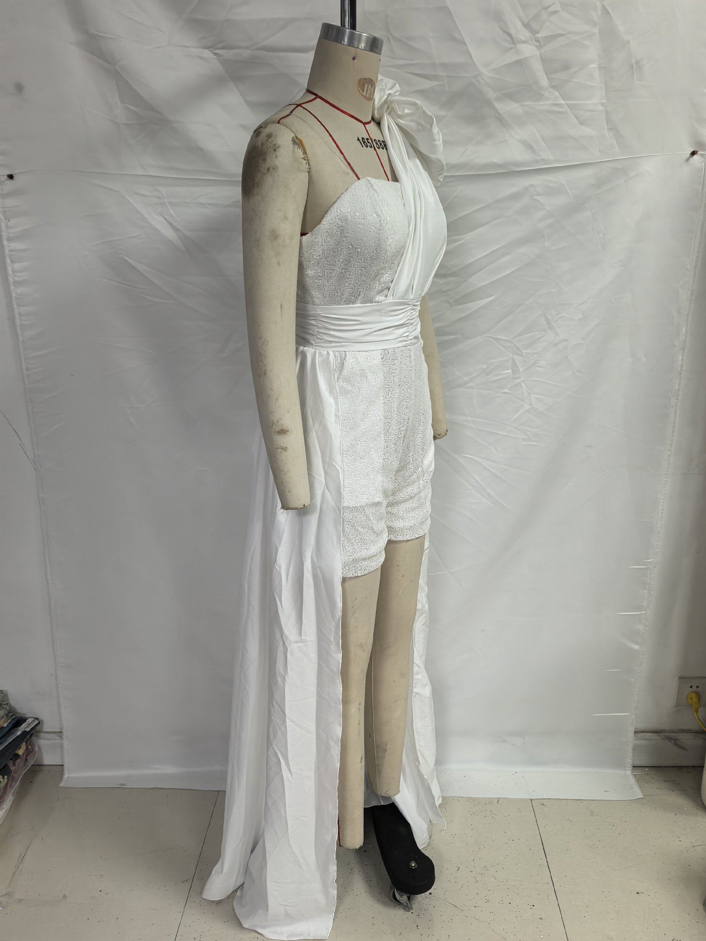 2027 Spring/Summer New Cross-Border Women's Fashion Wish Dress Slim Fit White Strapless Flared Tie-Up Sequin Short Dress