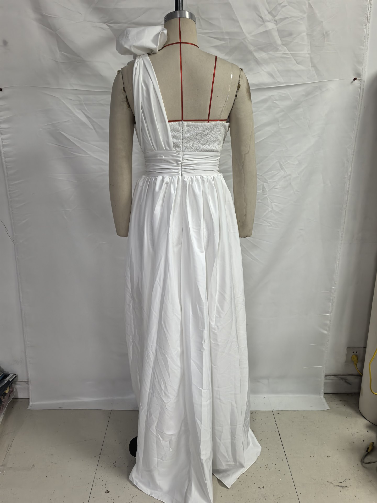2027 Spring/Summer New Cross-Border Women's Fashion Wish Dress Slim Fit White Strapless Flared Tie-Up Sequin Short Dress