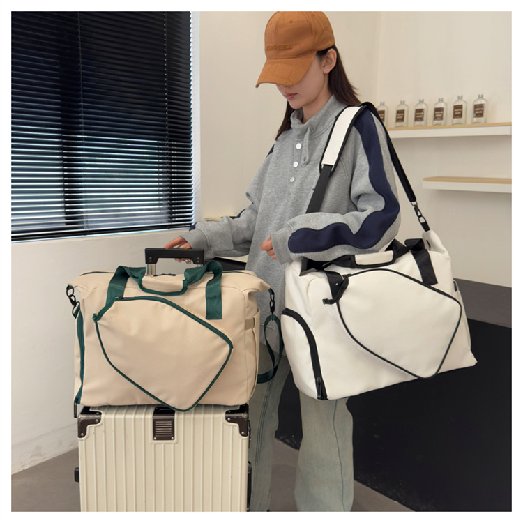 Sports equipment bag