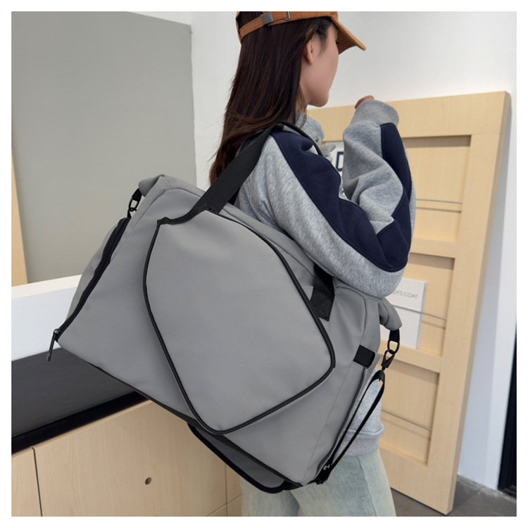 Sports equipment bag