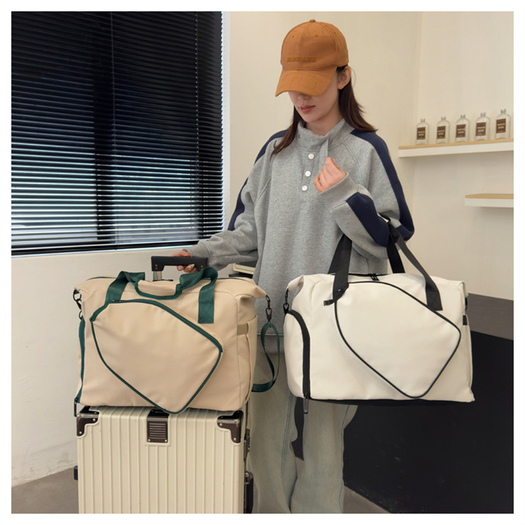 Sports equipment bag