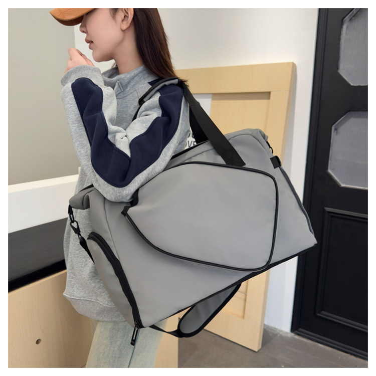 Sports equipment bag