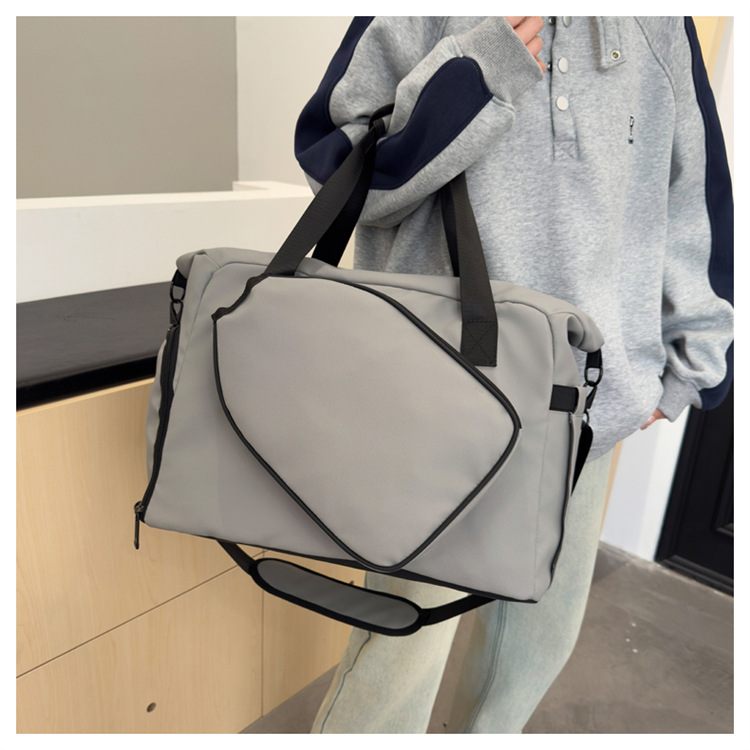 Sports equipment bag