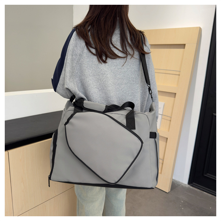 Sports equipment bag