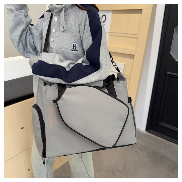 Sports equipment bag