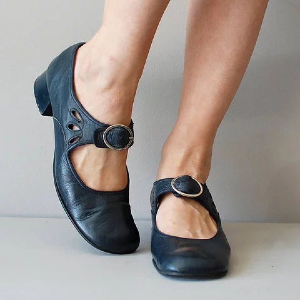 Women Low Heel Round Toe Buckle Strap PU Loafers