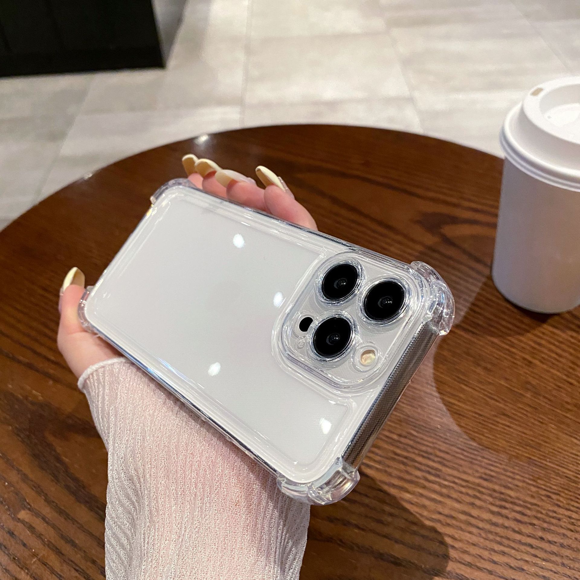 Mobile phone case for shock protection