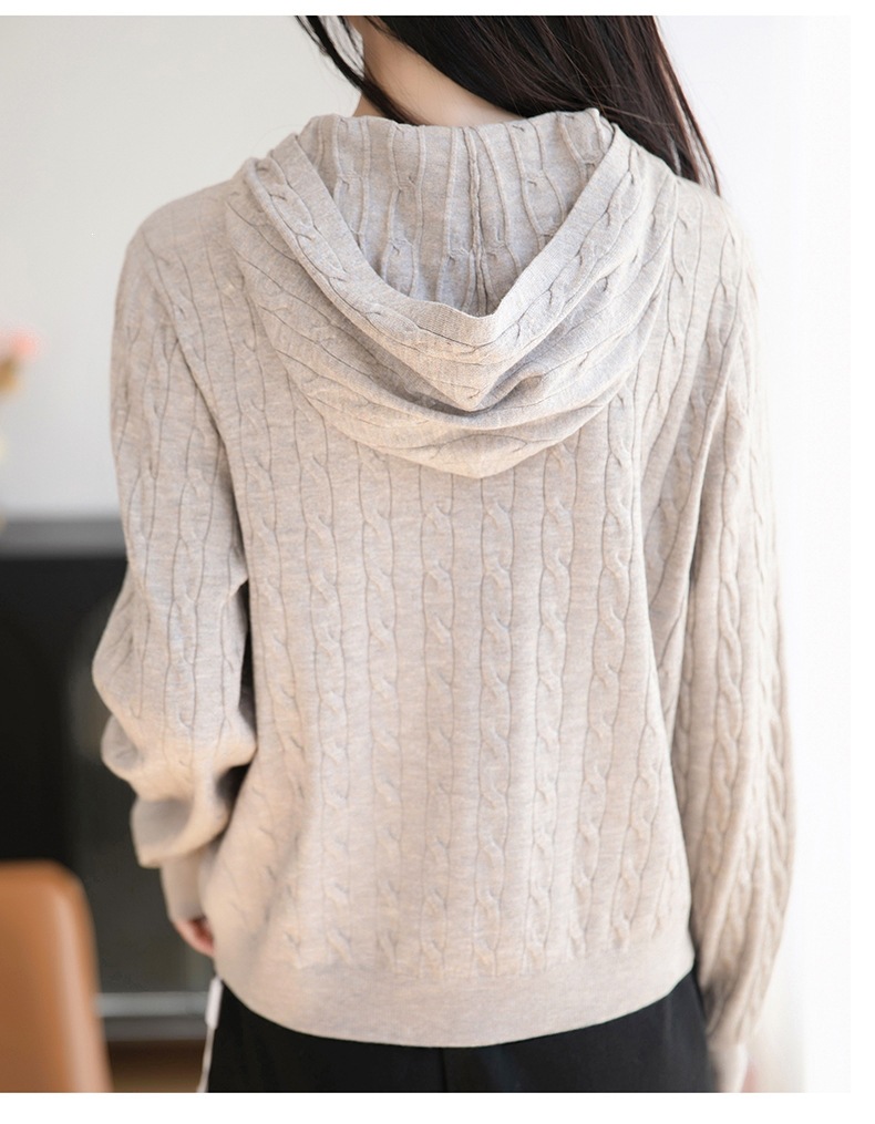 Loose-fitting pullover bottoming shirt