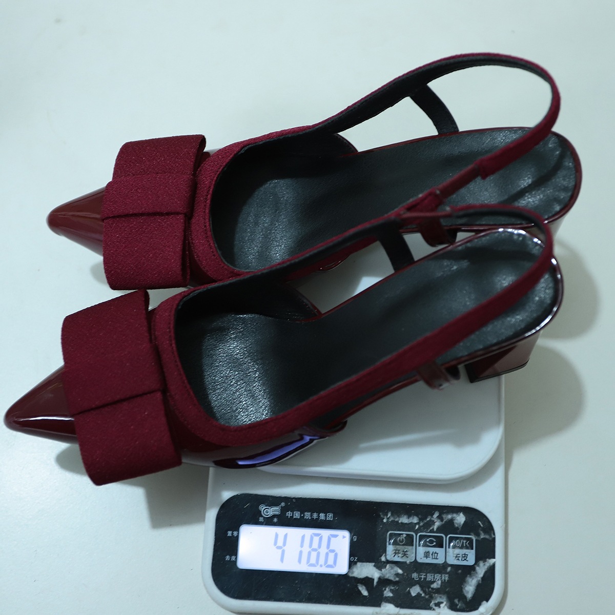 Women's thick-soled closed-toe PU leather flip-flops