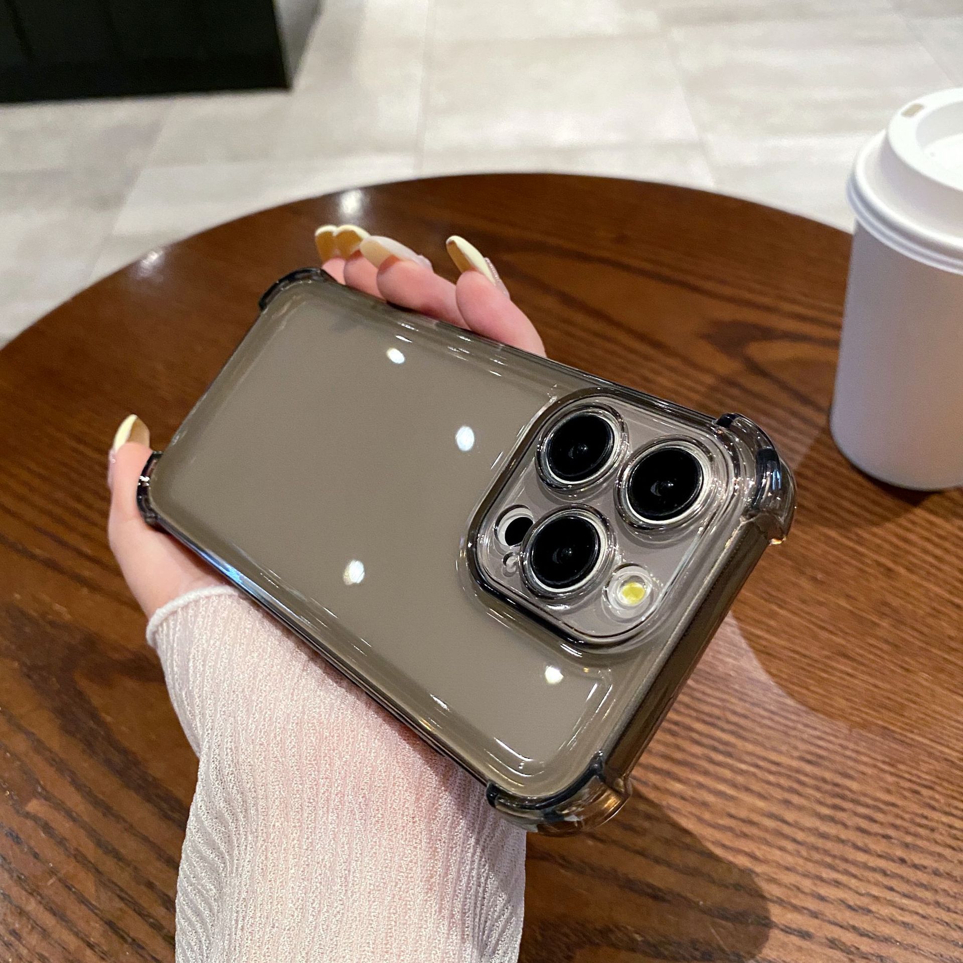 Mobile phone case for shock protection