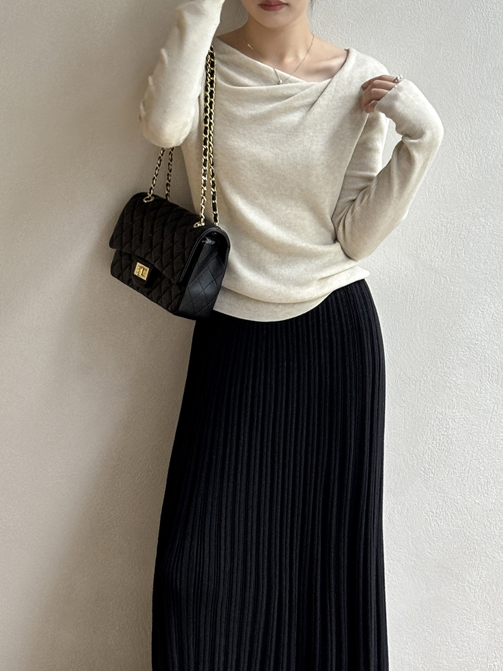 Women's Autumn Slanted Collar Slim Fit Long Sleeve Knit Top