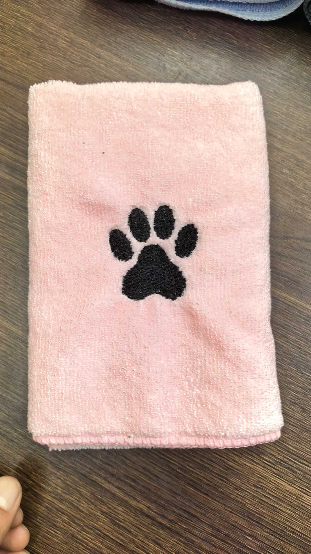 Soft and absorbent pet towel
