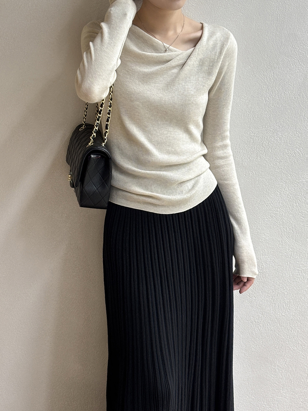 Women's Autumn Slanted Collar Slim Fit Long Sleeve Knit Top
