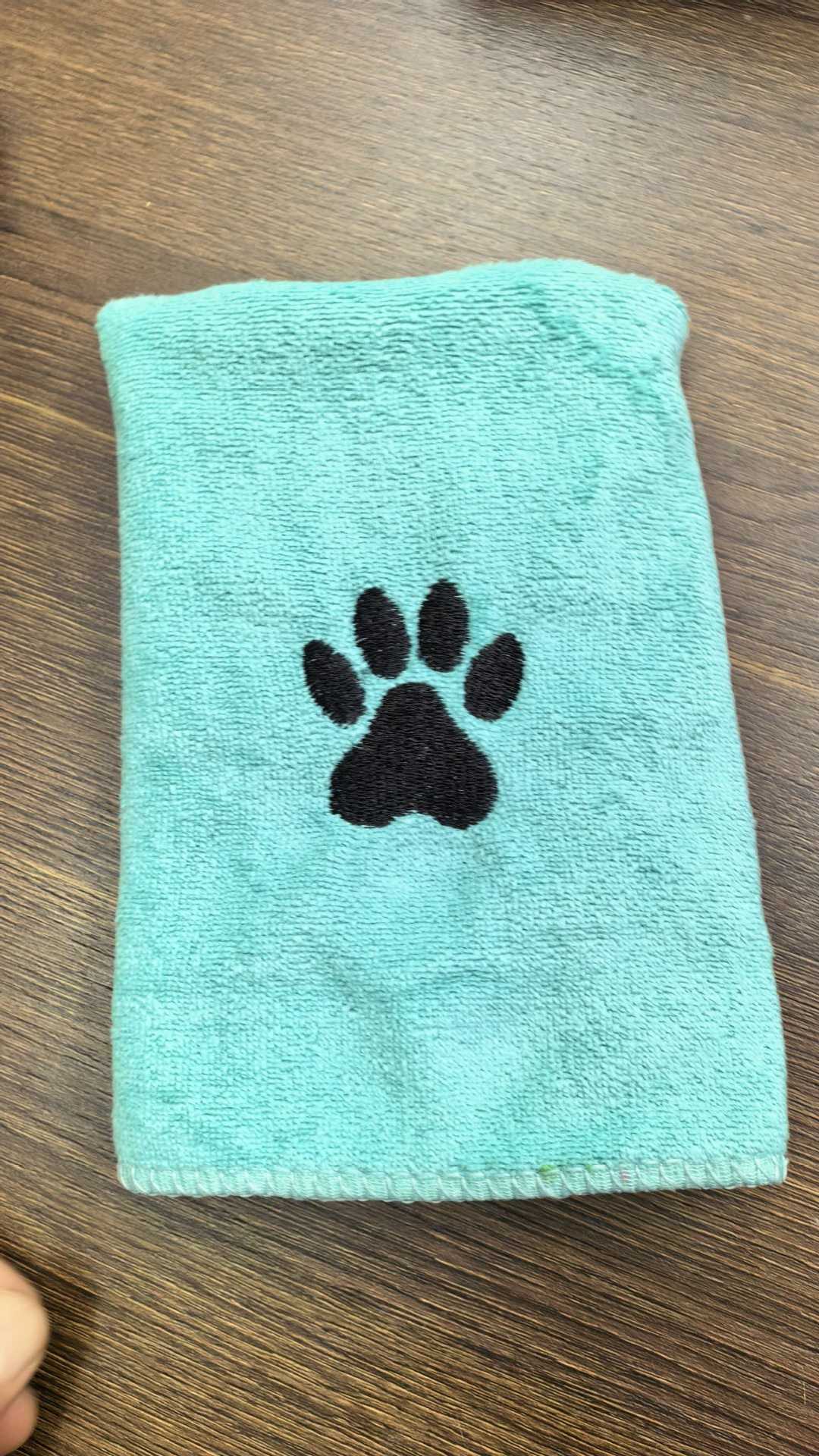 Soft and absorbent pet towel
