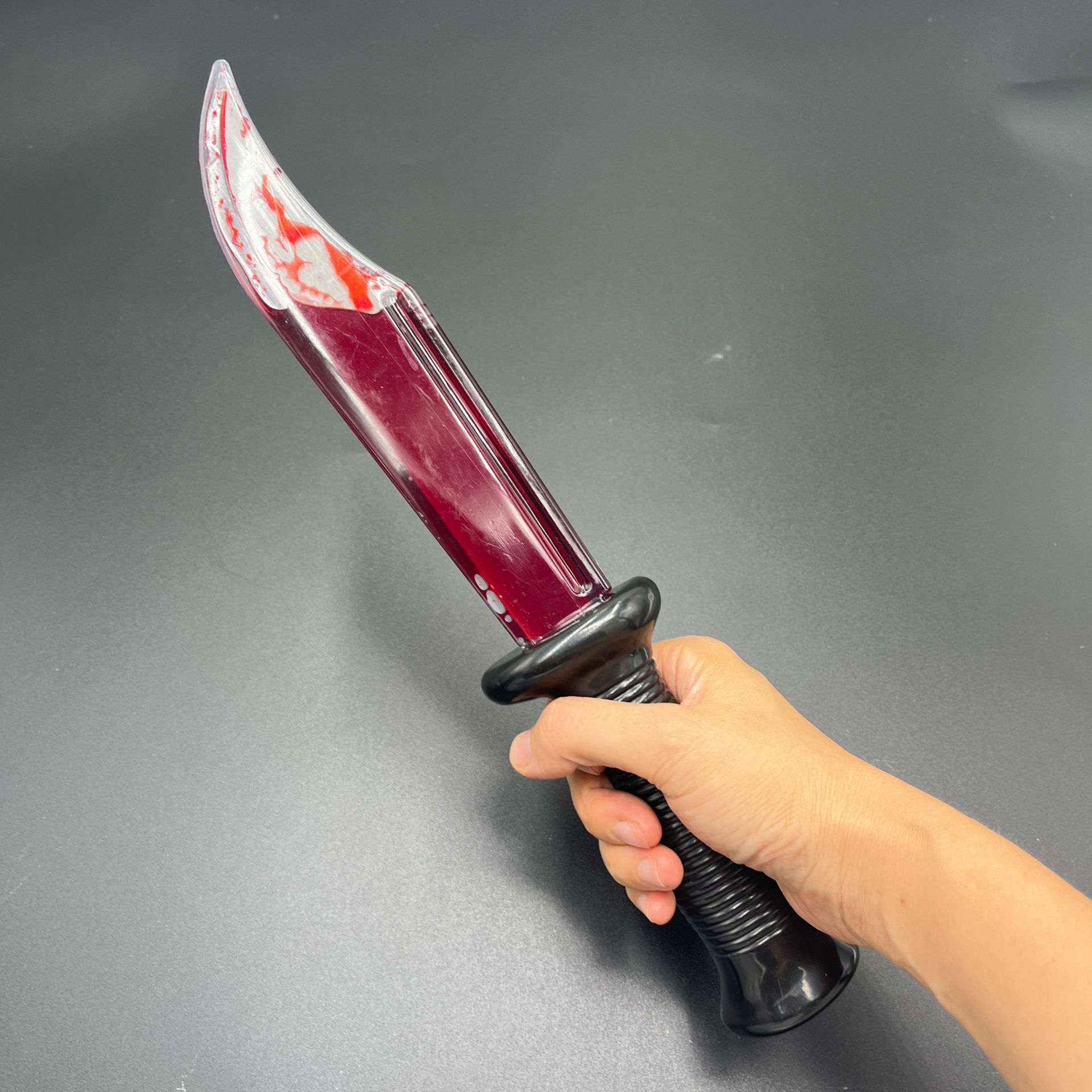 Halloween Simulation Bleeding Knife Prop Horror Fake Blood Zombie Makeup Toy