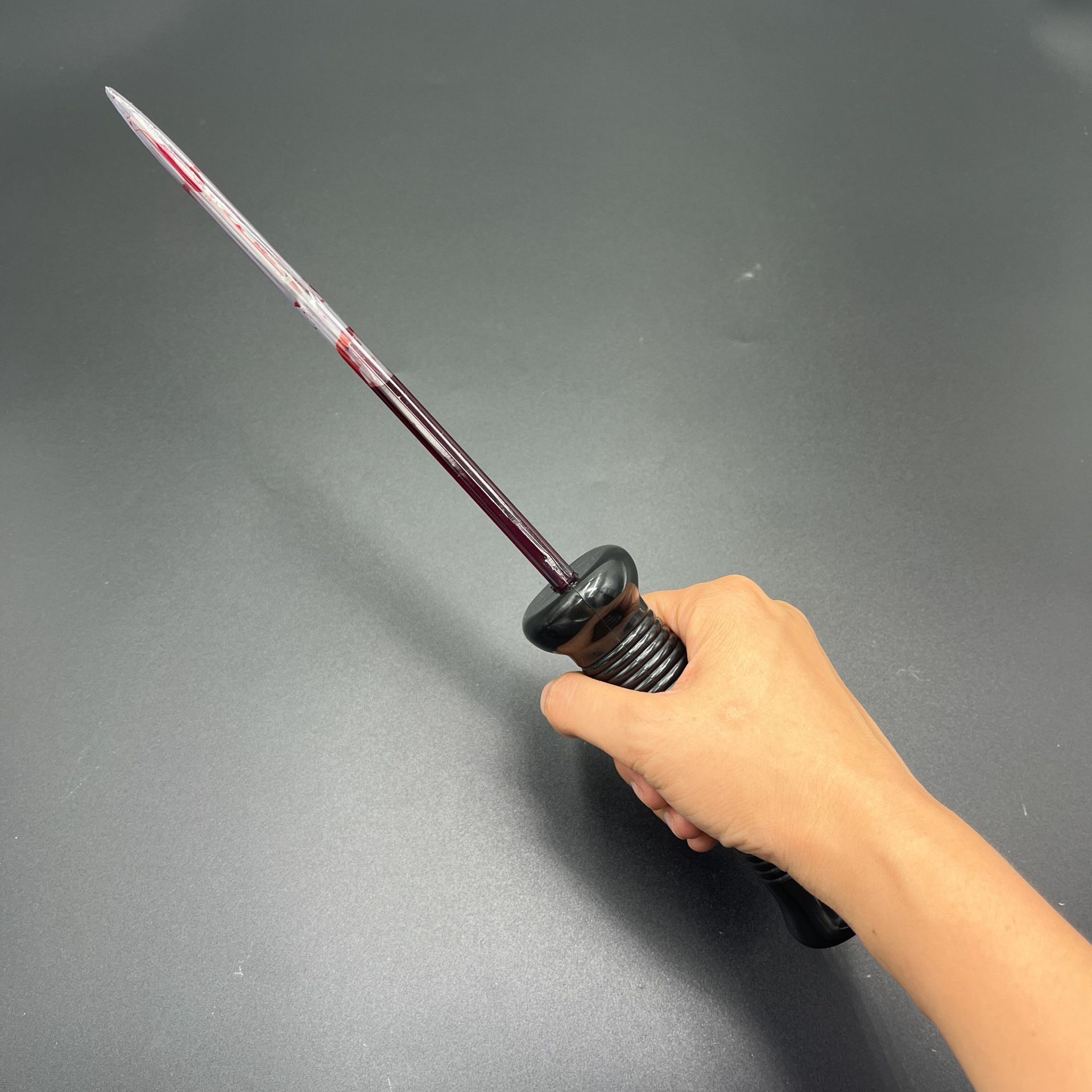 Halloween Simulation Bleeding Knife Prop Horror Fake Blood Zombie Makeup Toy