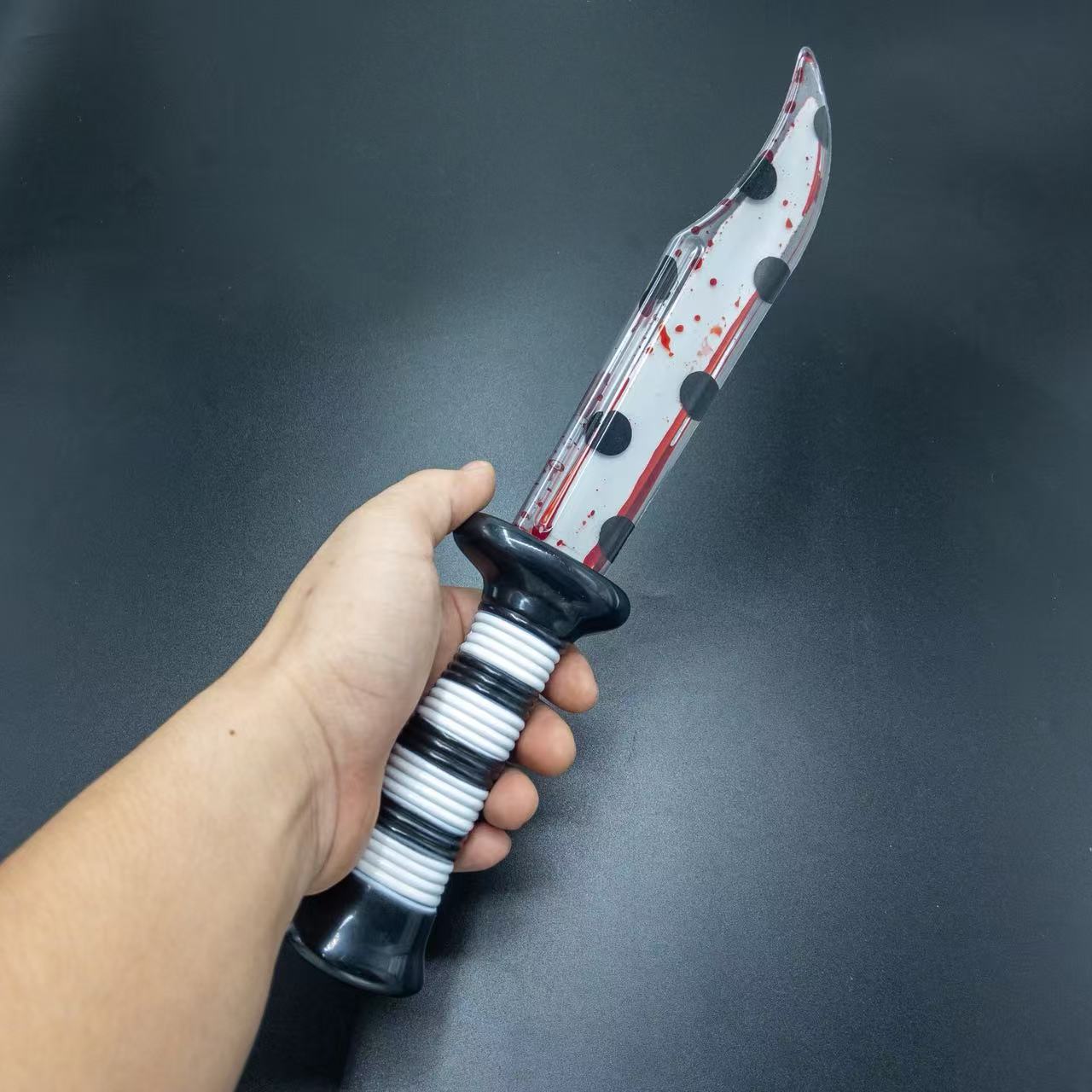 Halloween Simulation Bleeding Knife Prop Horror Fake Blood Zombie Makeup Toy