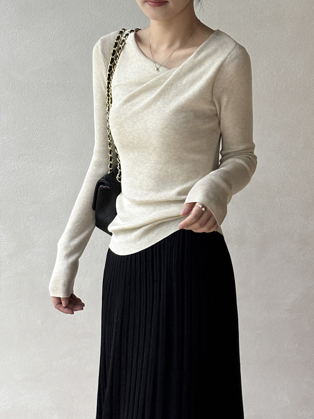 Women's Autumn Slanted Collar Slim Fit Long Sleeve Knit Top