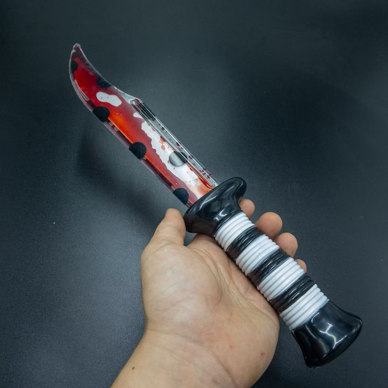Halloween Simulation Bleeding Knife Prop Horror Fake Blood Zombie Makeup Toy