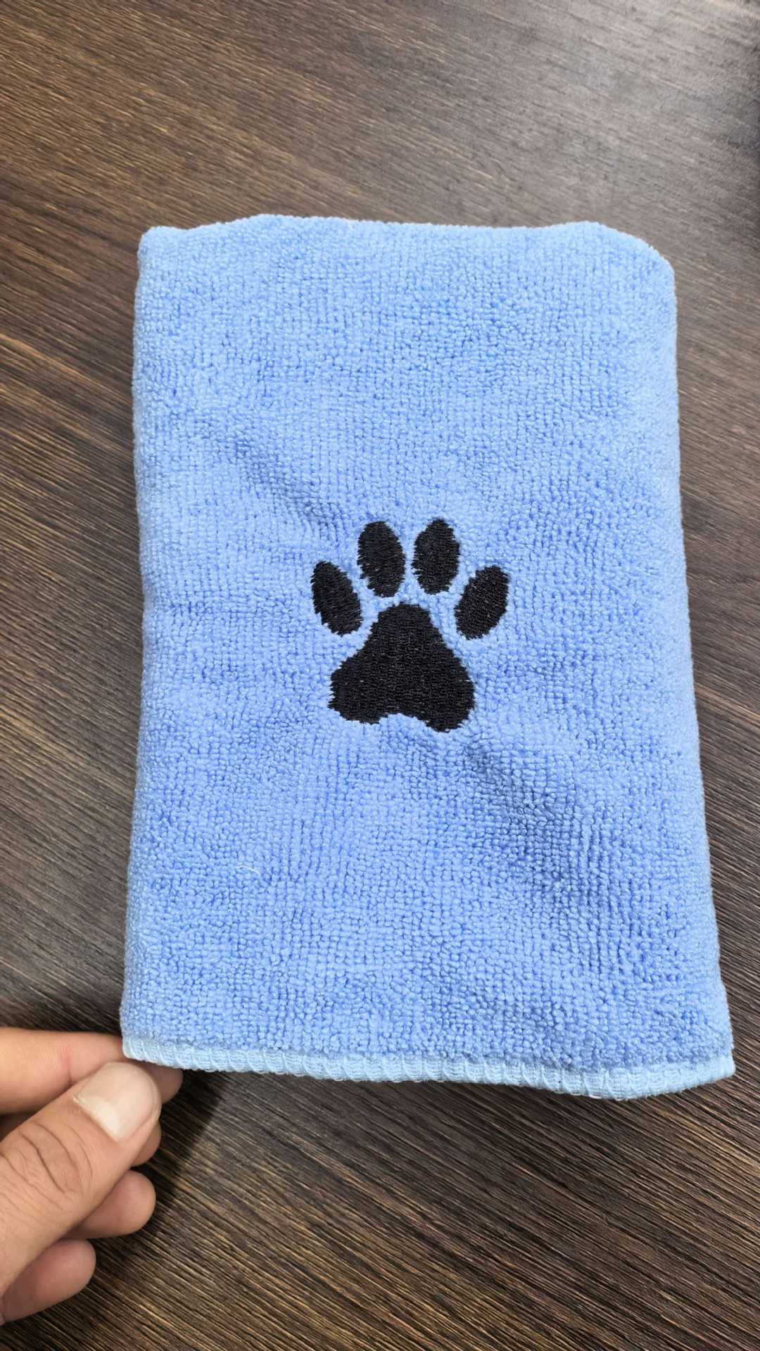 Soft and absorbent pet towel