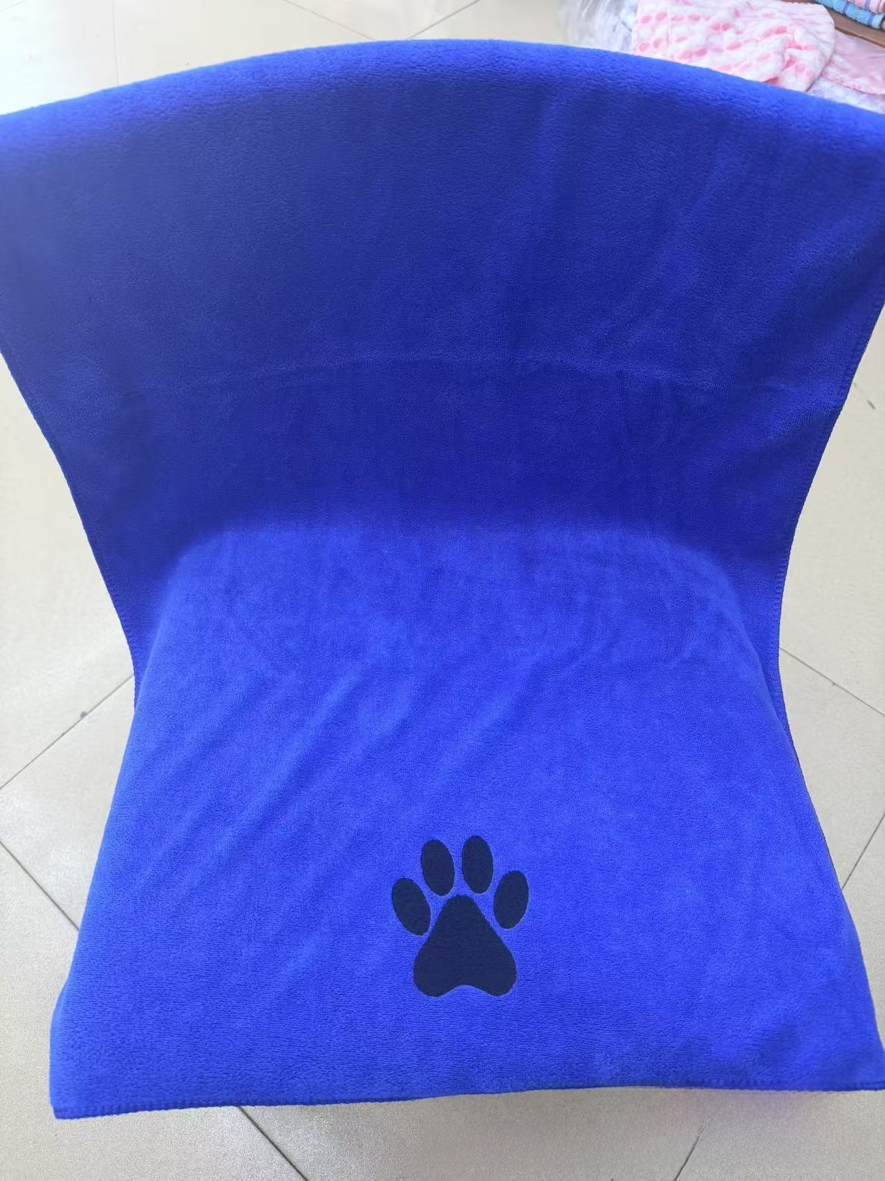 Soft and absorbent pet towel