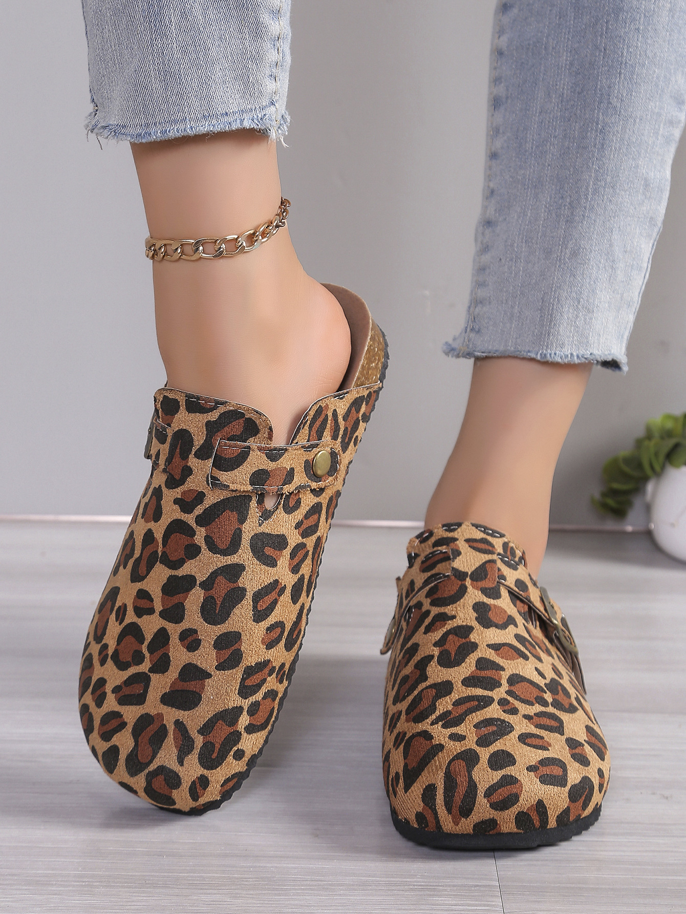 Unisex Cork Footbed Closed-Toe Slippers