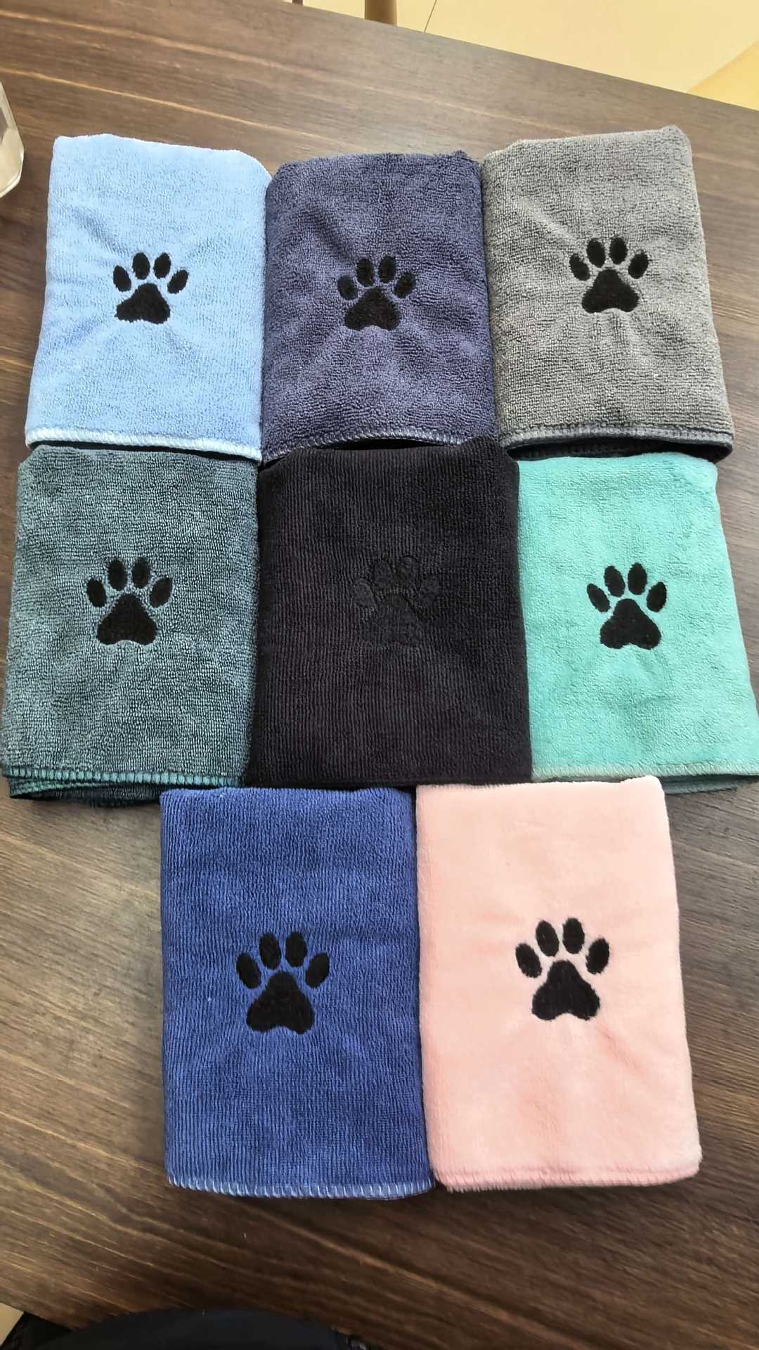 Soft and absorbent pet towel
