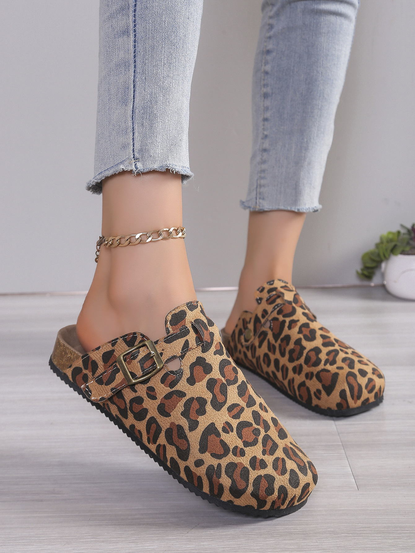 Unisex Cork Footbed Closed-Toe Slippers