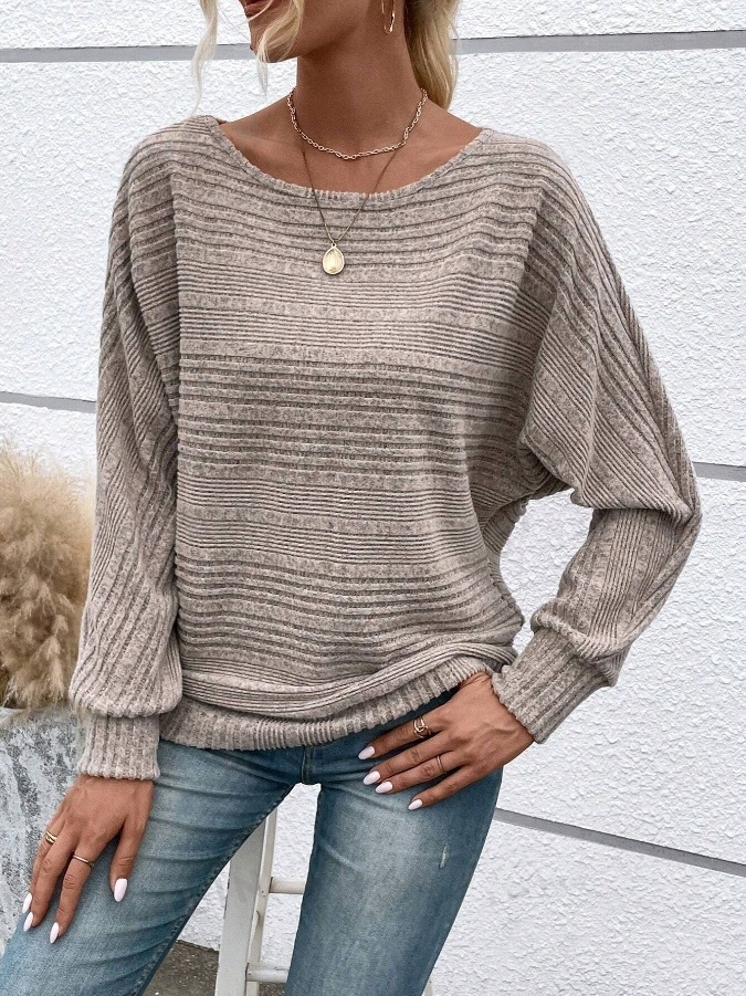 Solid-color long-sleeve knit sweater