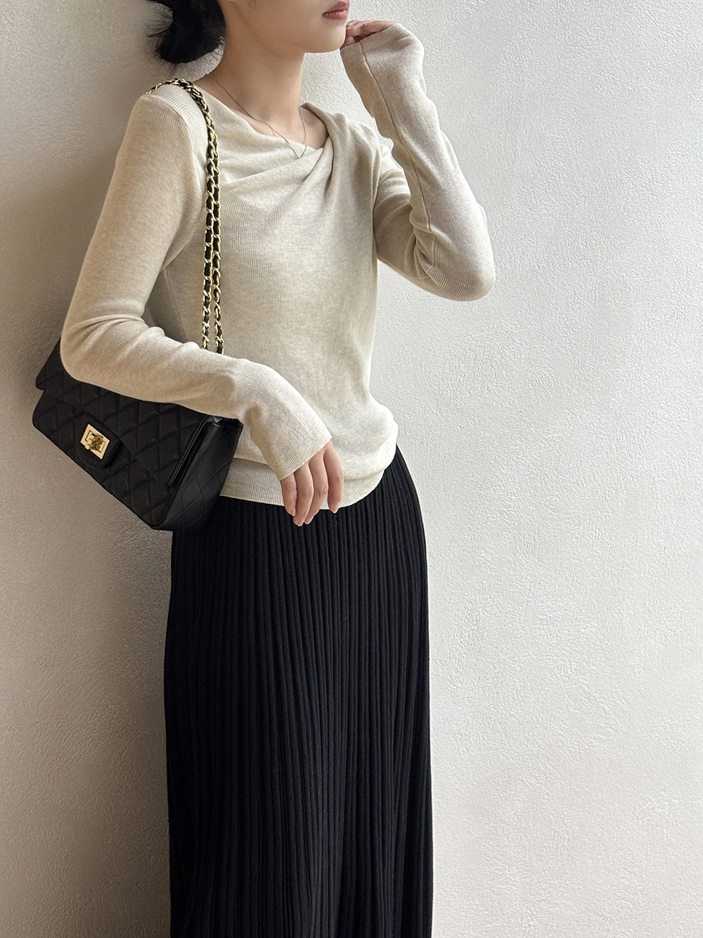 Women's Autumn Slanted Collar Slim Fit Long Sleeve Knit Top